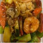 Best Triple Alliance with Garlic Sauce in Perrysburg, OH